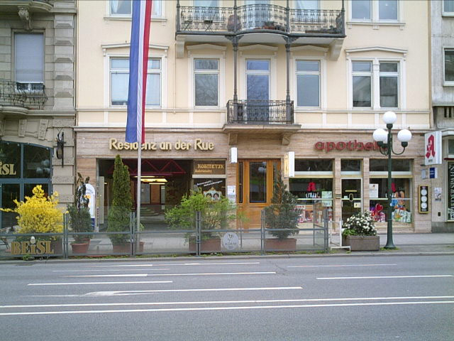 April 2004