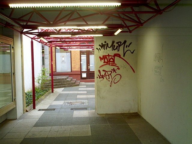 April 2004